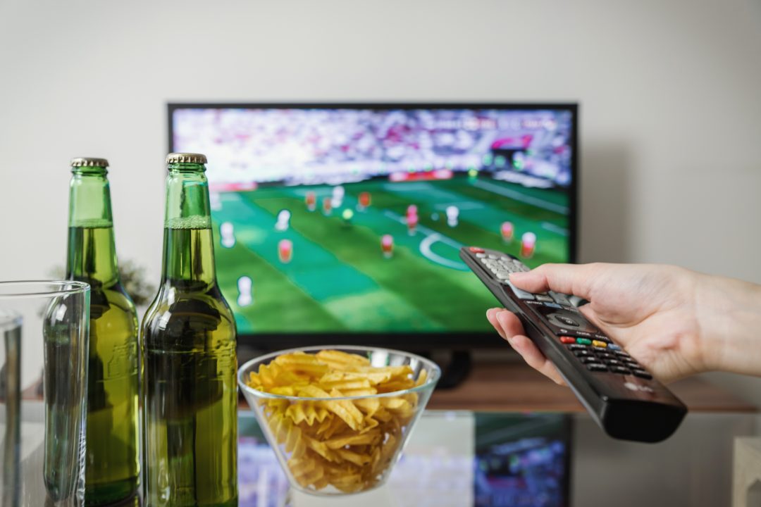 Snacks vor dem Fernseher
