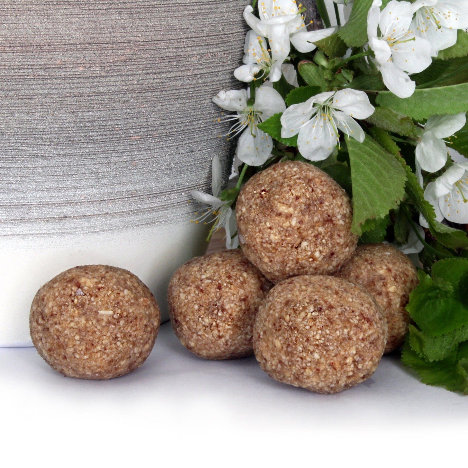 Salty Peanut Energy Balls (15 vegane und zuckerfreie Kugeln) Smart Bites 