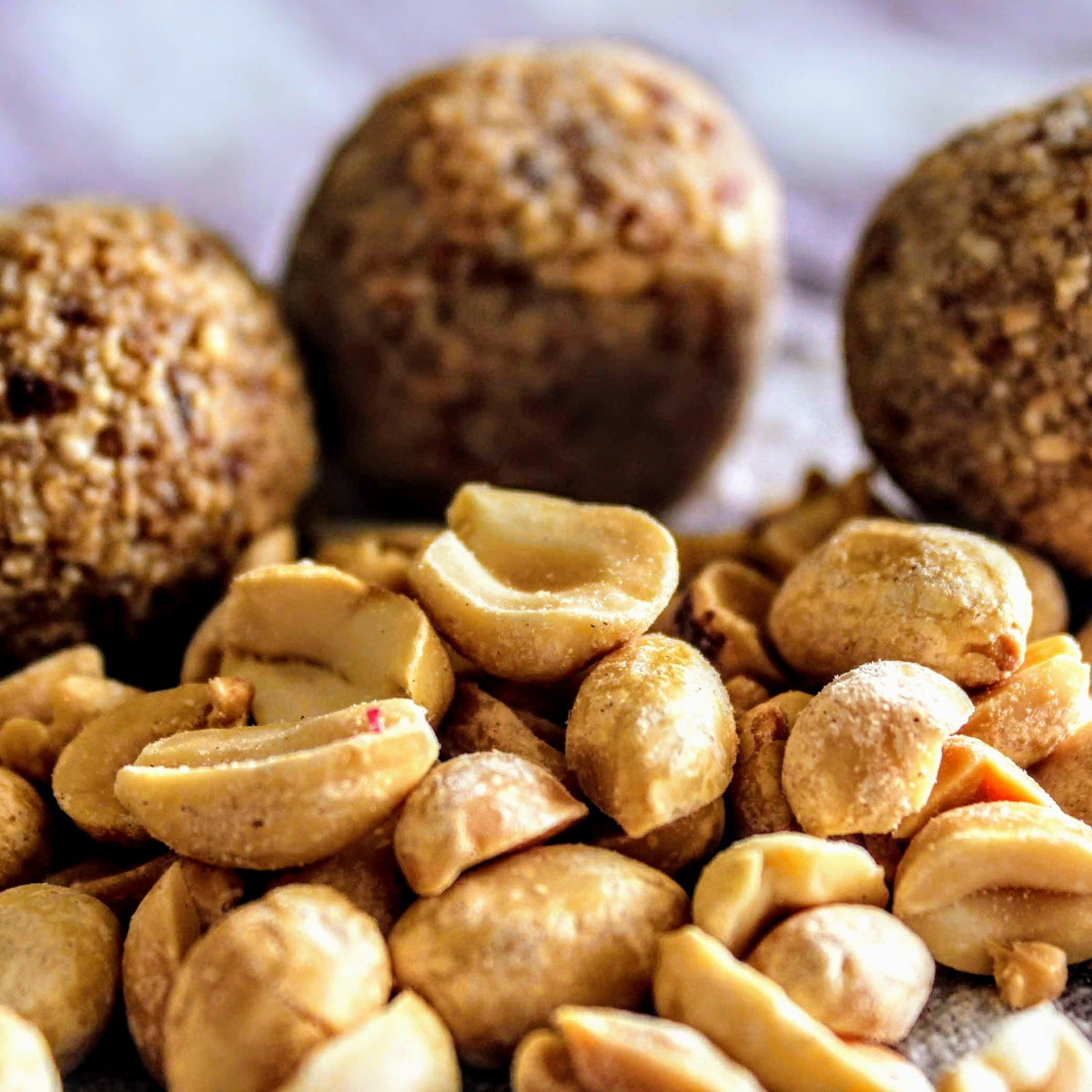 Salty Peanut Energy Balls (15 vegane und zuckerfreie Kugeln) Smart Bites 